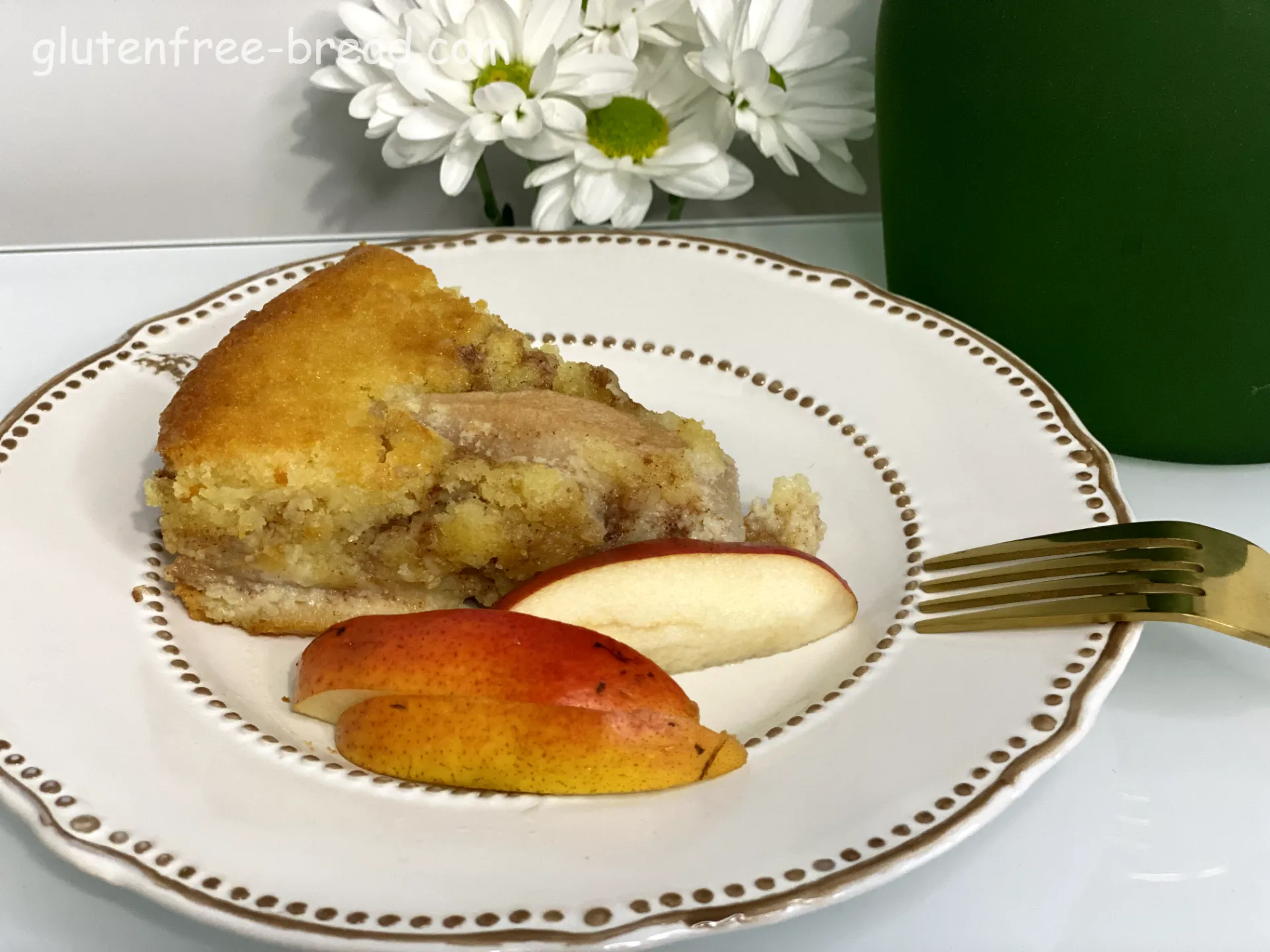 Pear and Almond Crunch Cake